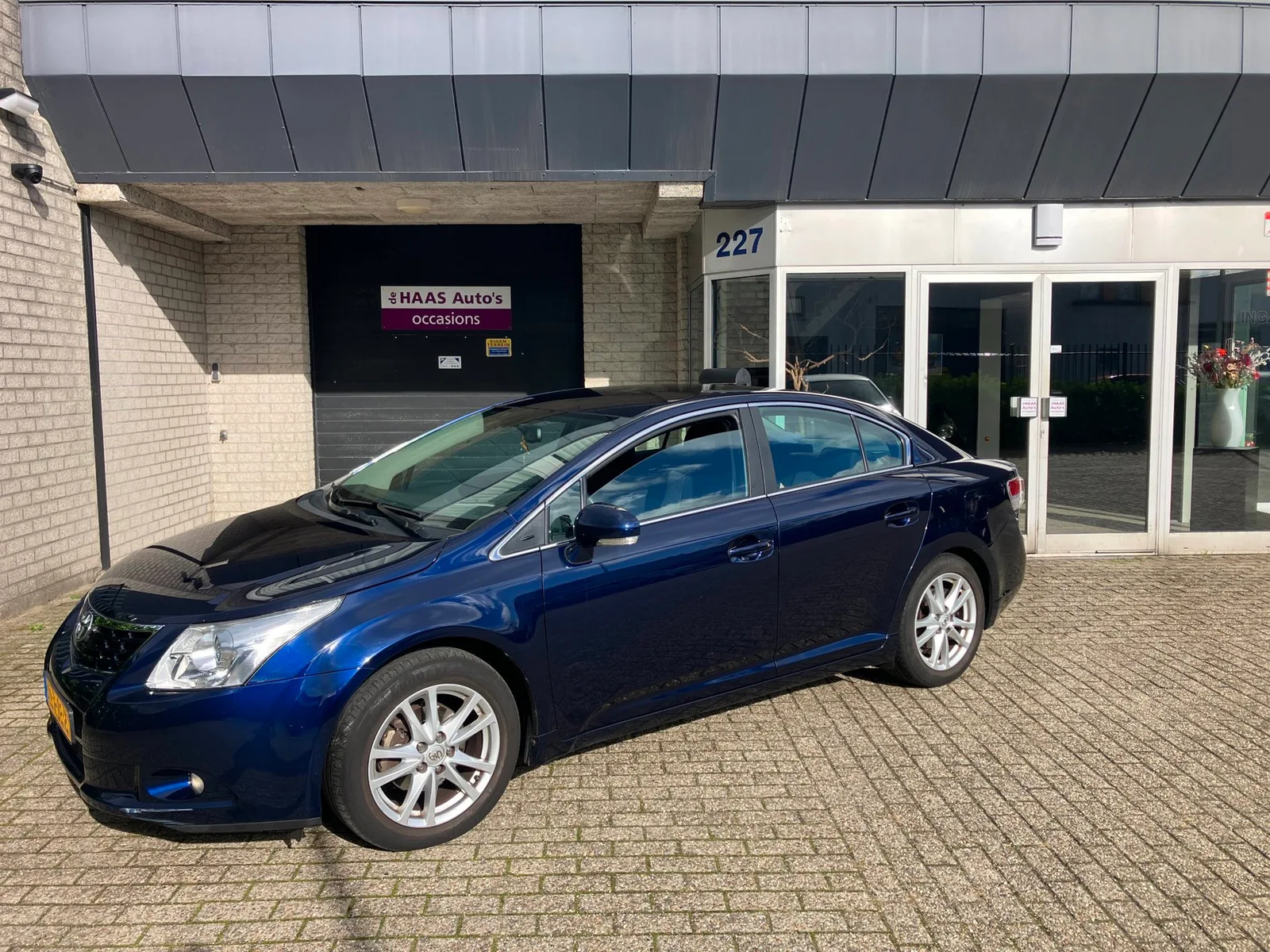 Toyota Avensis (2011) — foto 1
