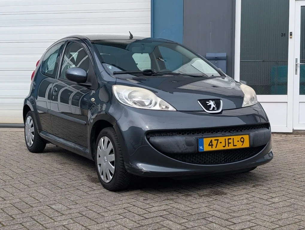 Peugeot 107 (2008) — foto 1