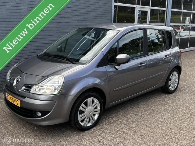 Renault Modus (2008) — foto 1