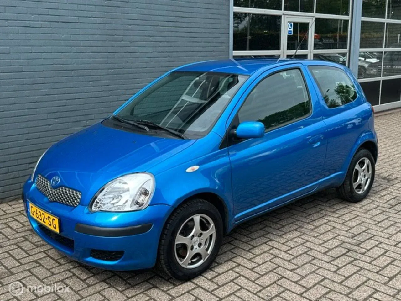 Toyota Yaris (2003) — foto 1