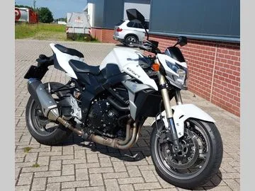 Suzuki GSR (2013) — foto 1
