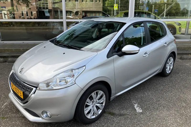 Peugeot 208 (2012)