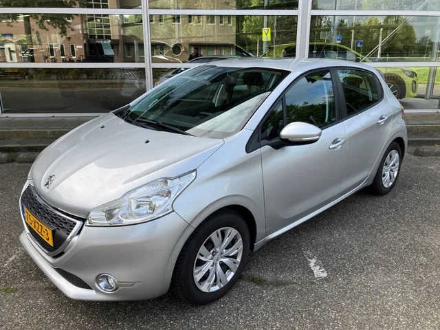 Peugeot 208 (2012) — foto 1