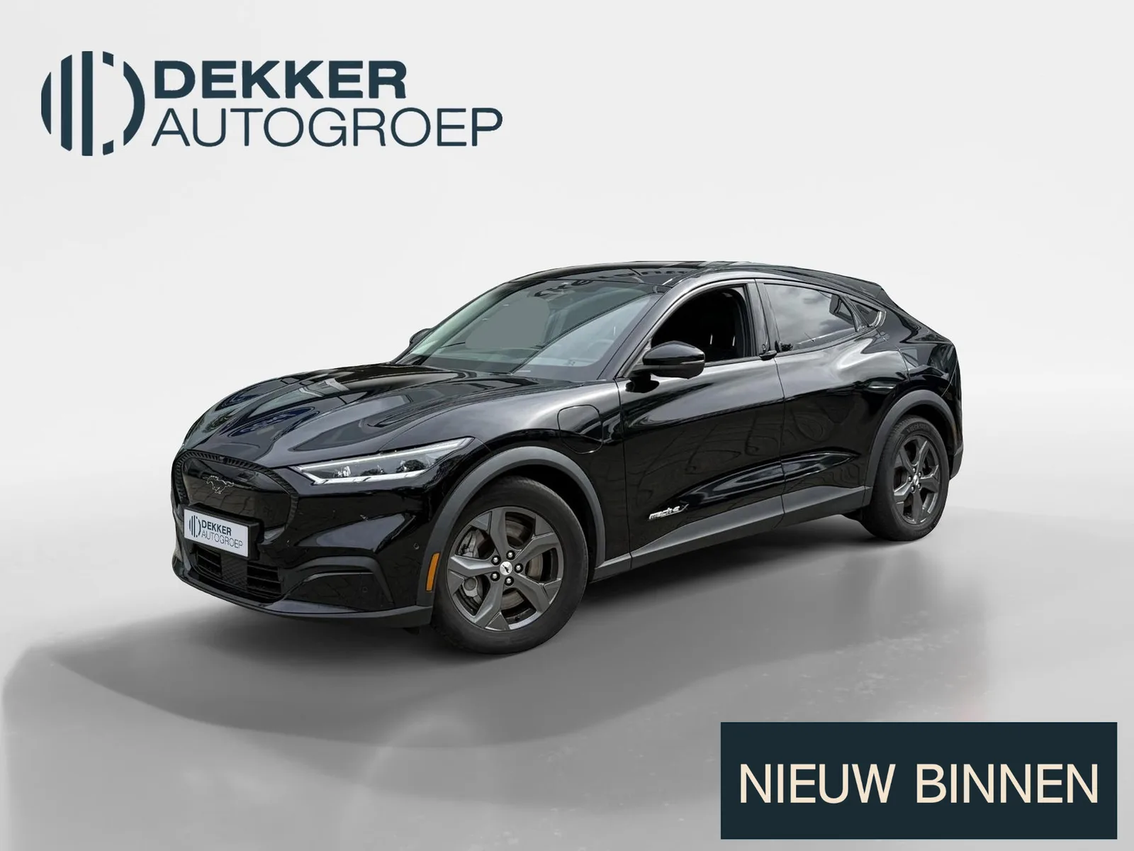 Ford Mustang Mach-E (2021) — foto 1