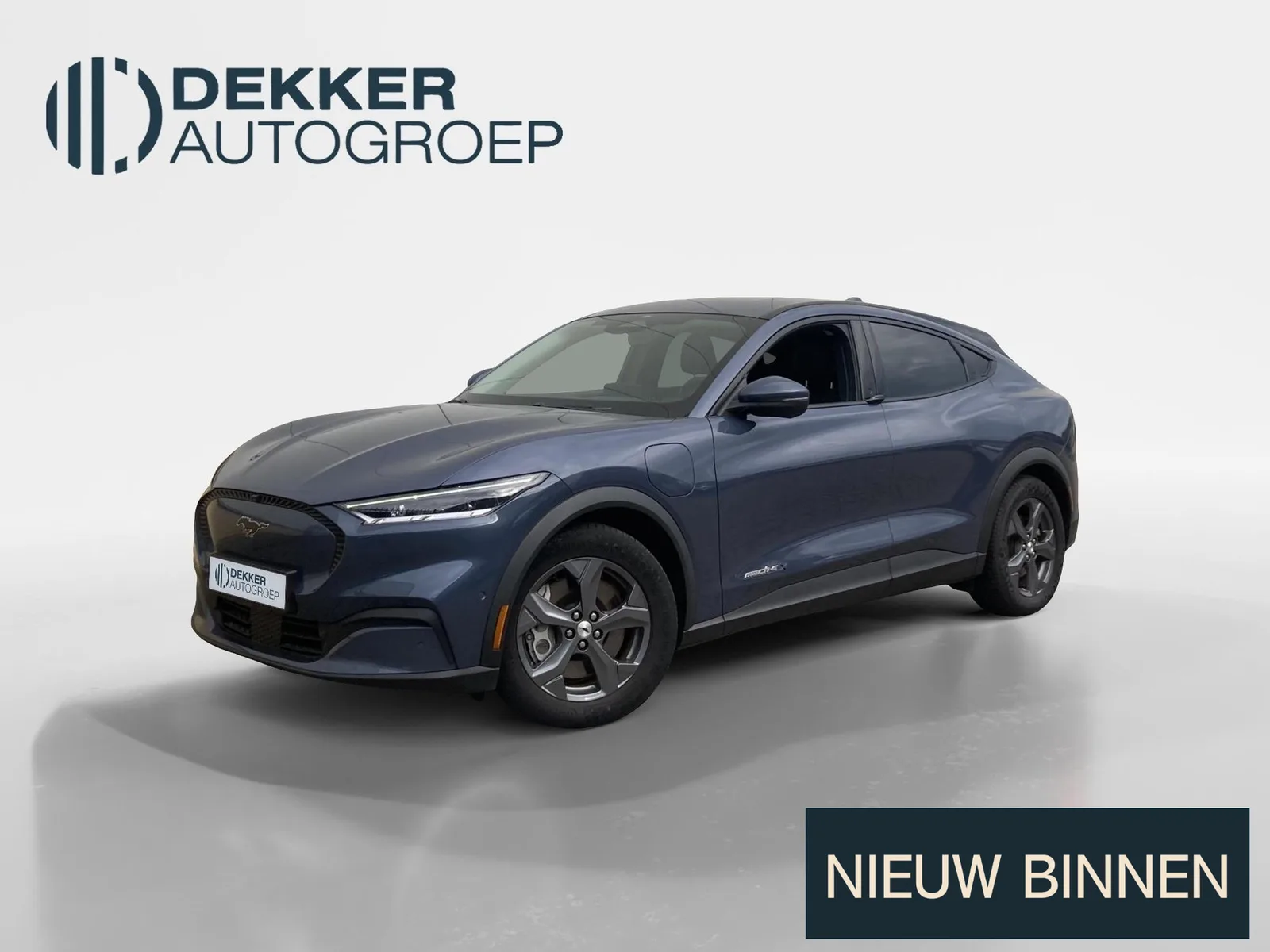 Ford Mustang Mach-E (2021) — foto 1