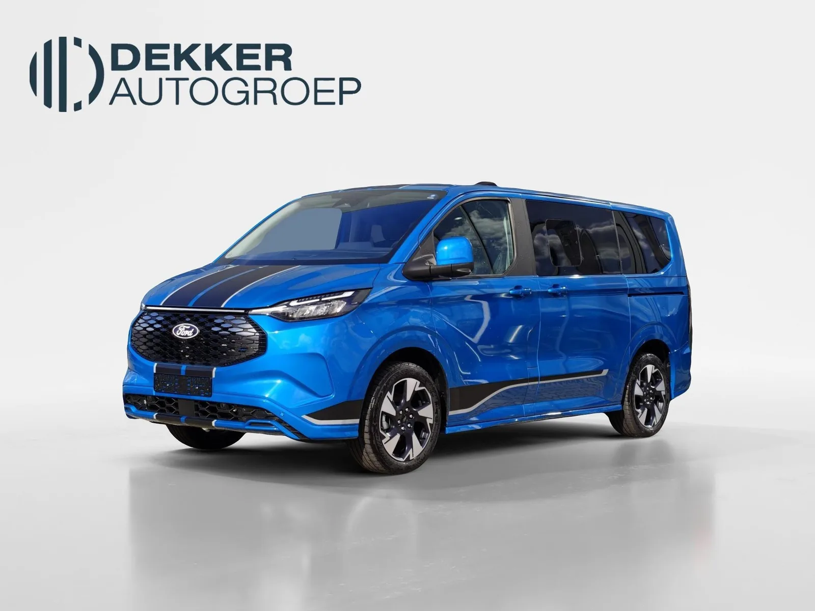 Ford Tourneo Custom (2025) — foto 1