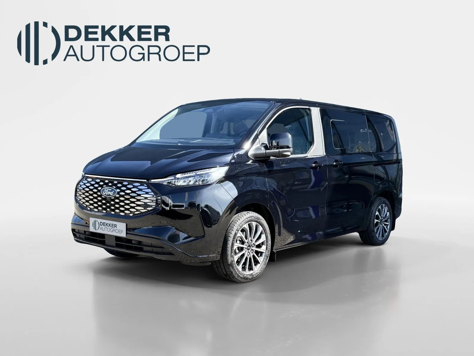 Ford Tourneo Custom (2024) — foto 1