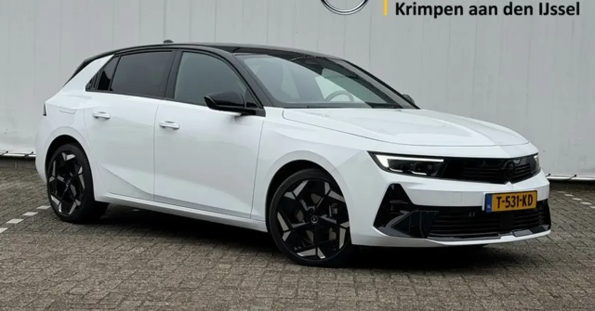 Opel Astra (2023) — foto 1