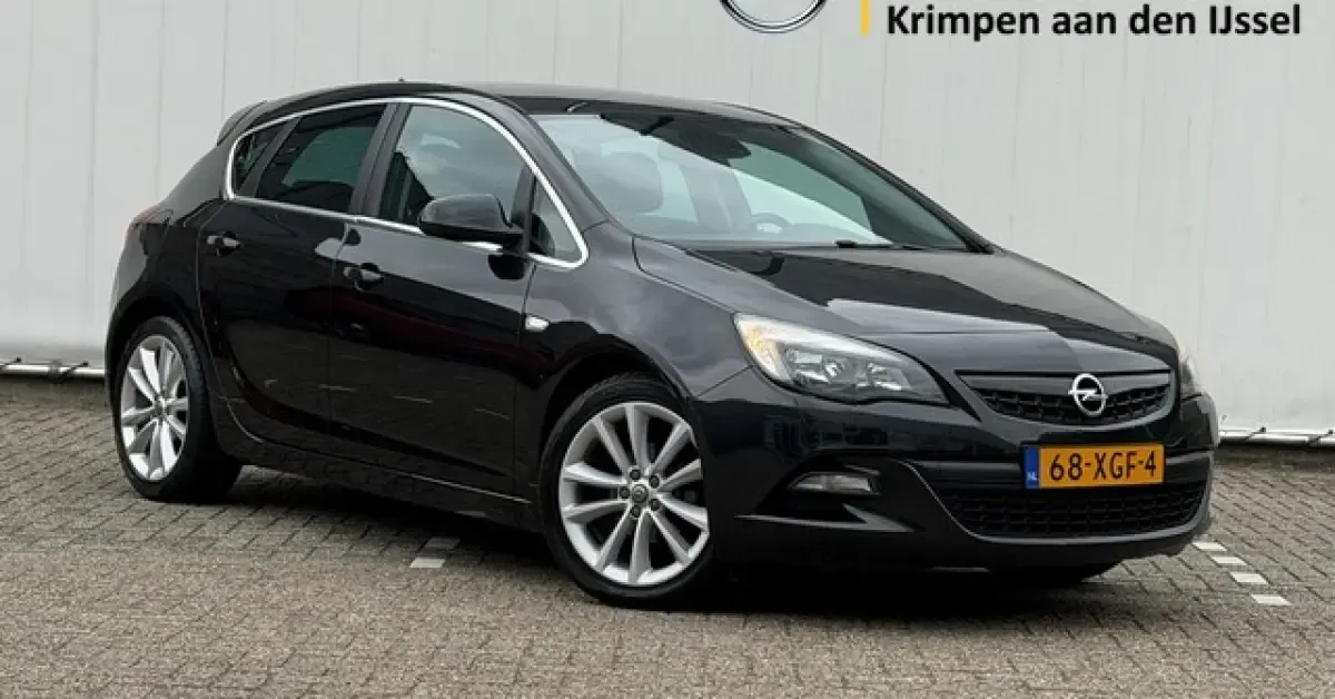 Opel Astra (2012) — foto 1