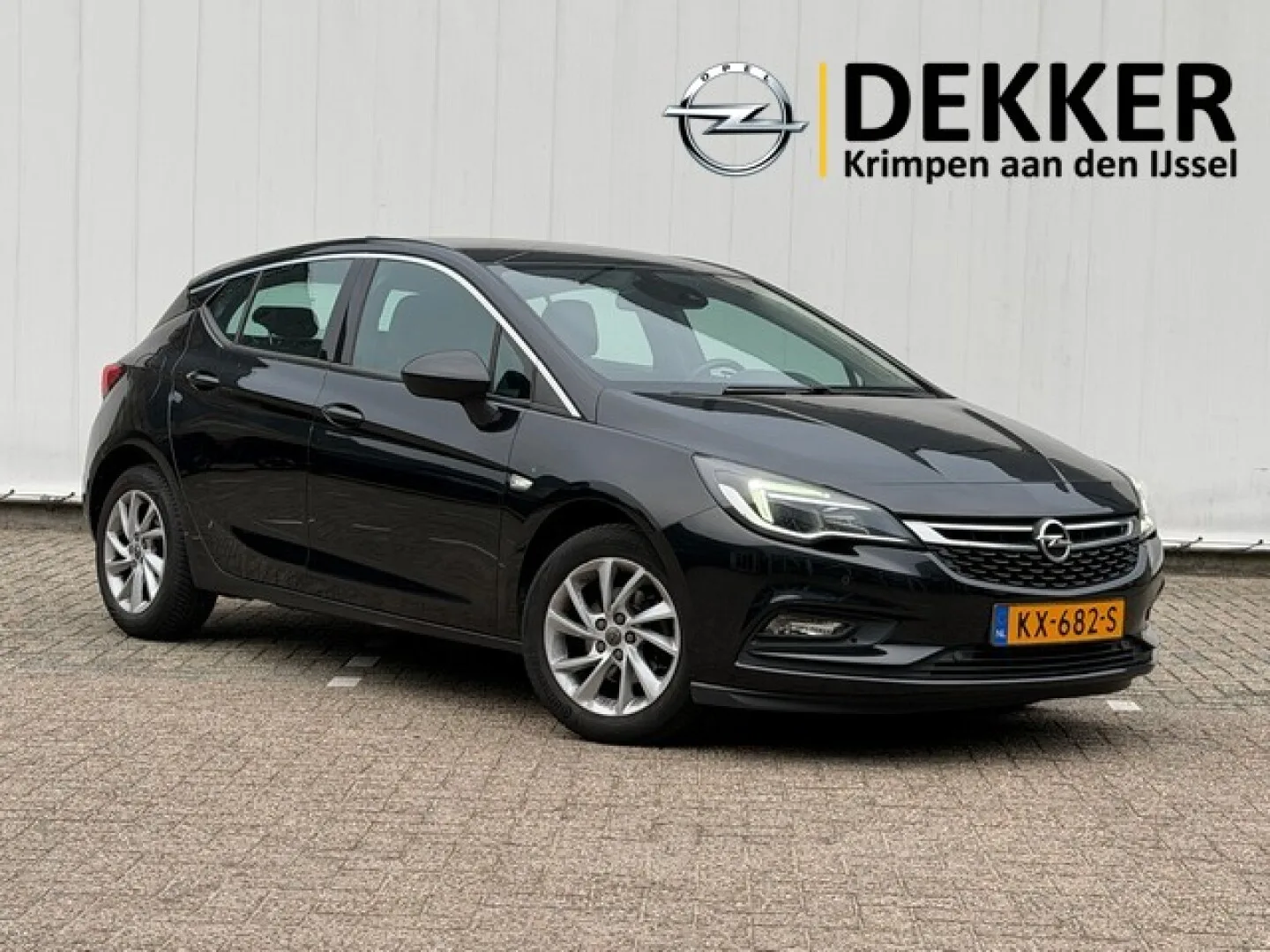 Opel Astra (2016) — foto 1