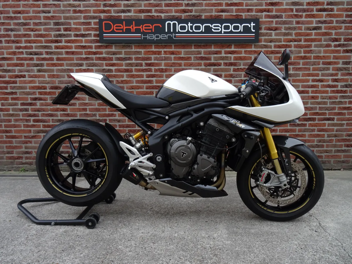 Triumph Speed Triple 1200 RR (2023) — foto 1