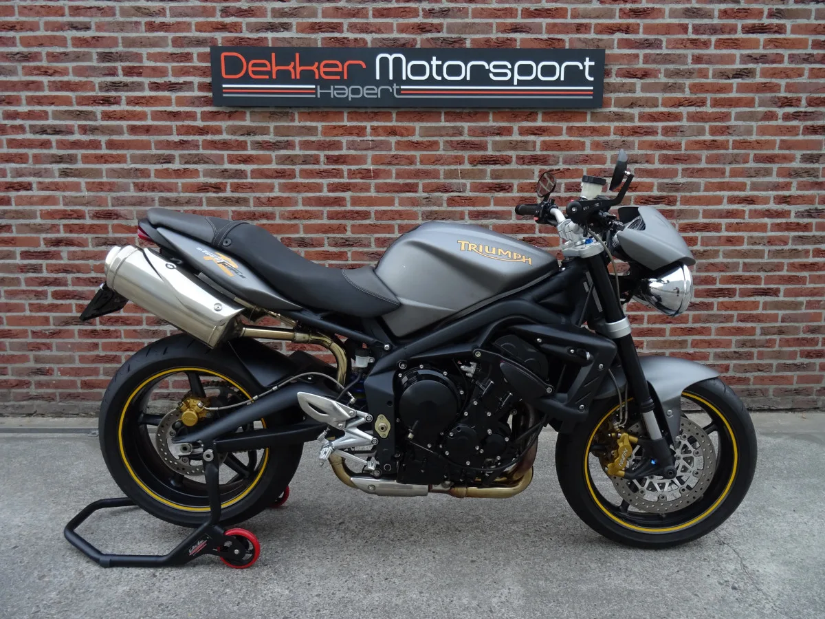 Triumph Street Triple 675 R (2009) — foto 1