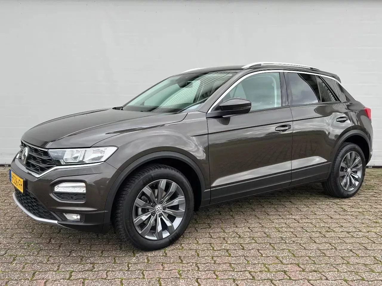Volkswagen T-Roc (2020) — foto 1