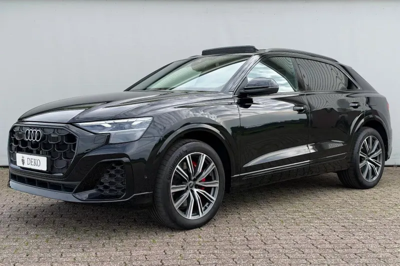 Audi Q8 (0)