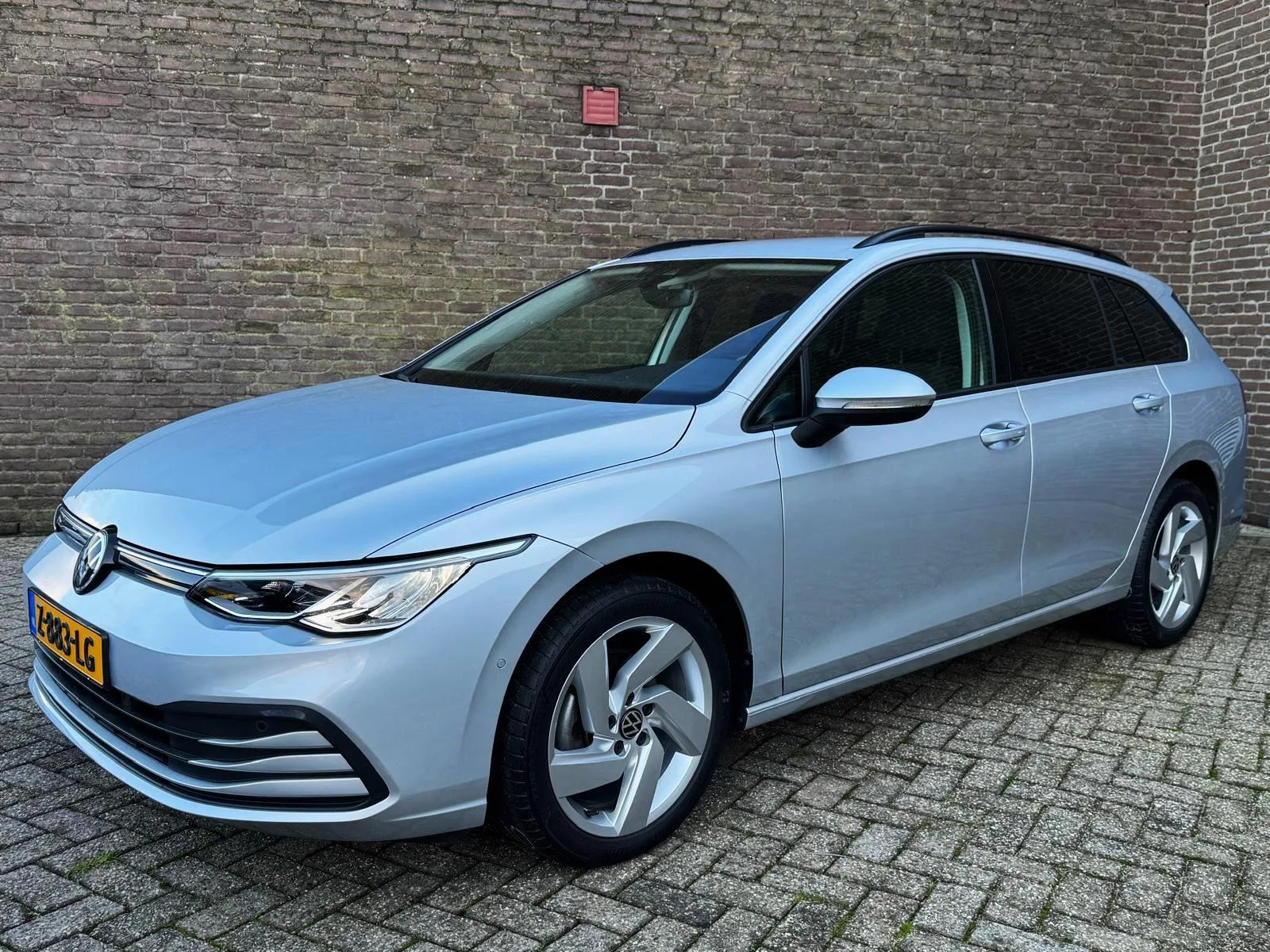 Volkswagen Golf (2021) — foto 1