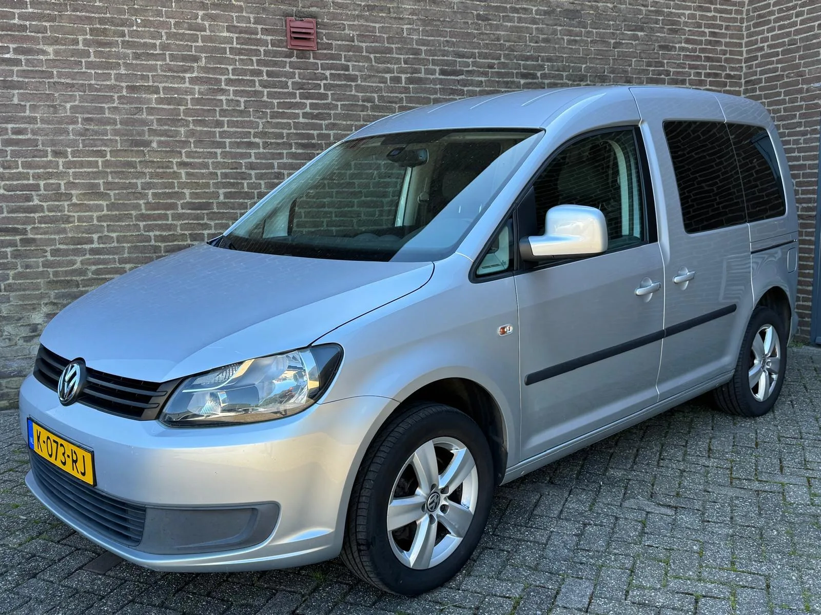 Volkswagen Caddy (2012) — foto 1