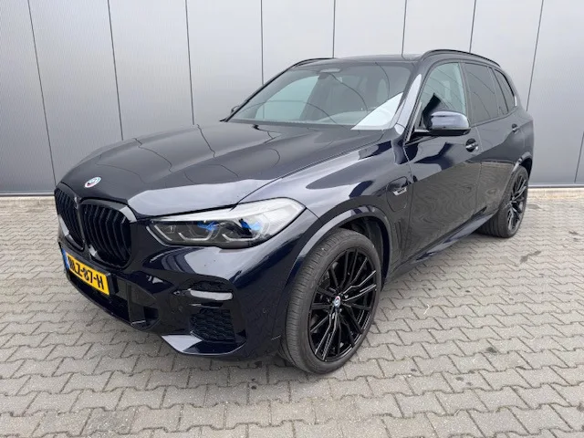 BMW X5 (2023) — foto 1