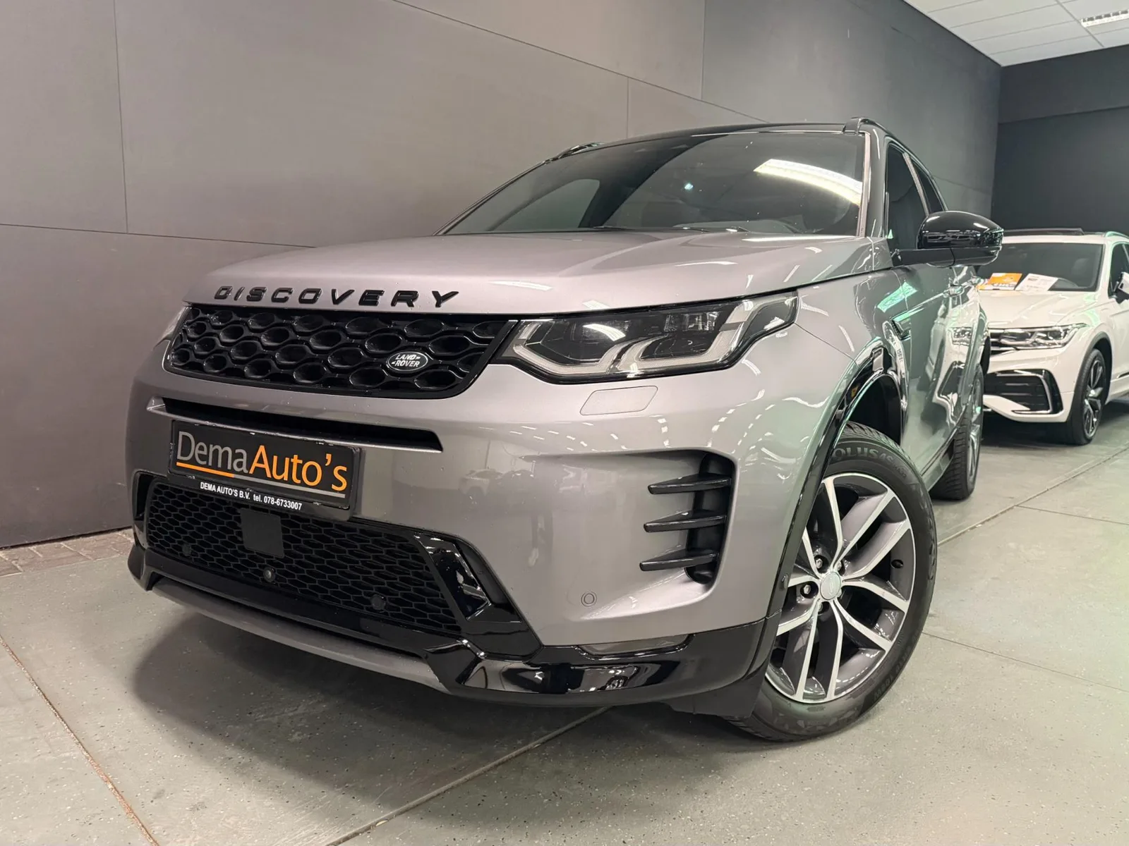 Land Rover Discovery Sport (2023) — foto 1