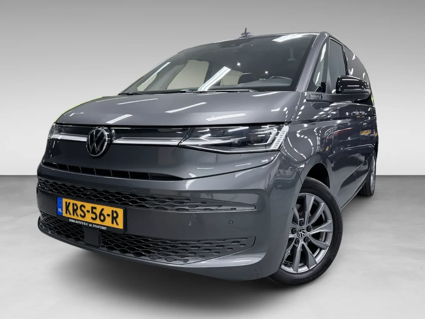 Volkswagen Multivan (2023) — foto 1