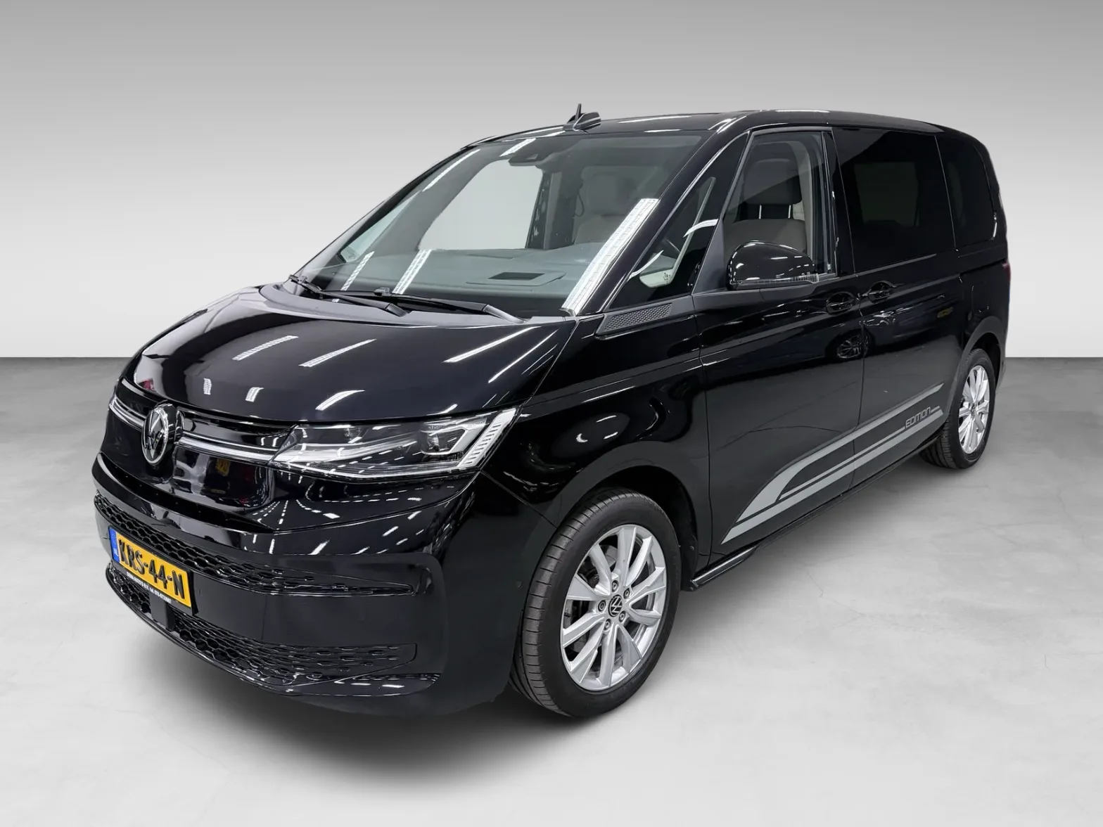 Volkswagen Multivan (2022) — foto 1