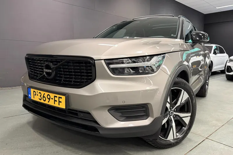 Volvo XC40 (2022)