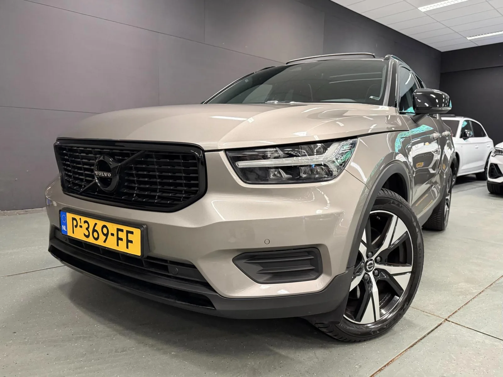 Volvo XC40 (2022) — foto 1