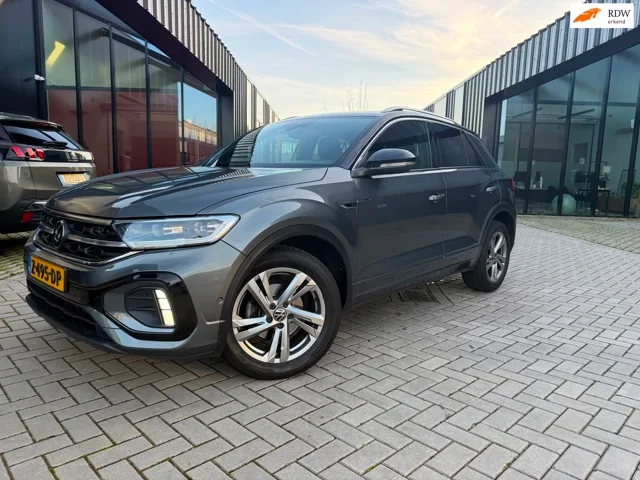 Volkswagen T-Roc (2023) — foto 1