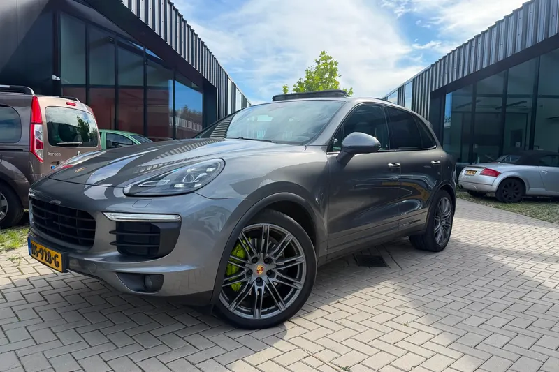 Porsche Cayenne (2015)