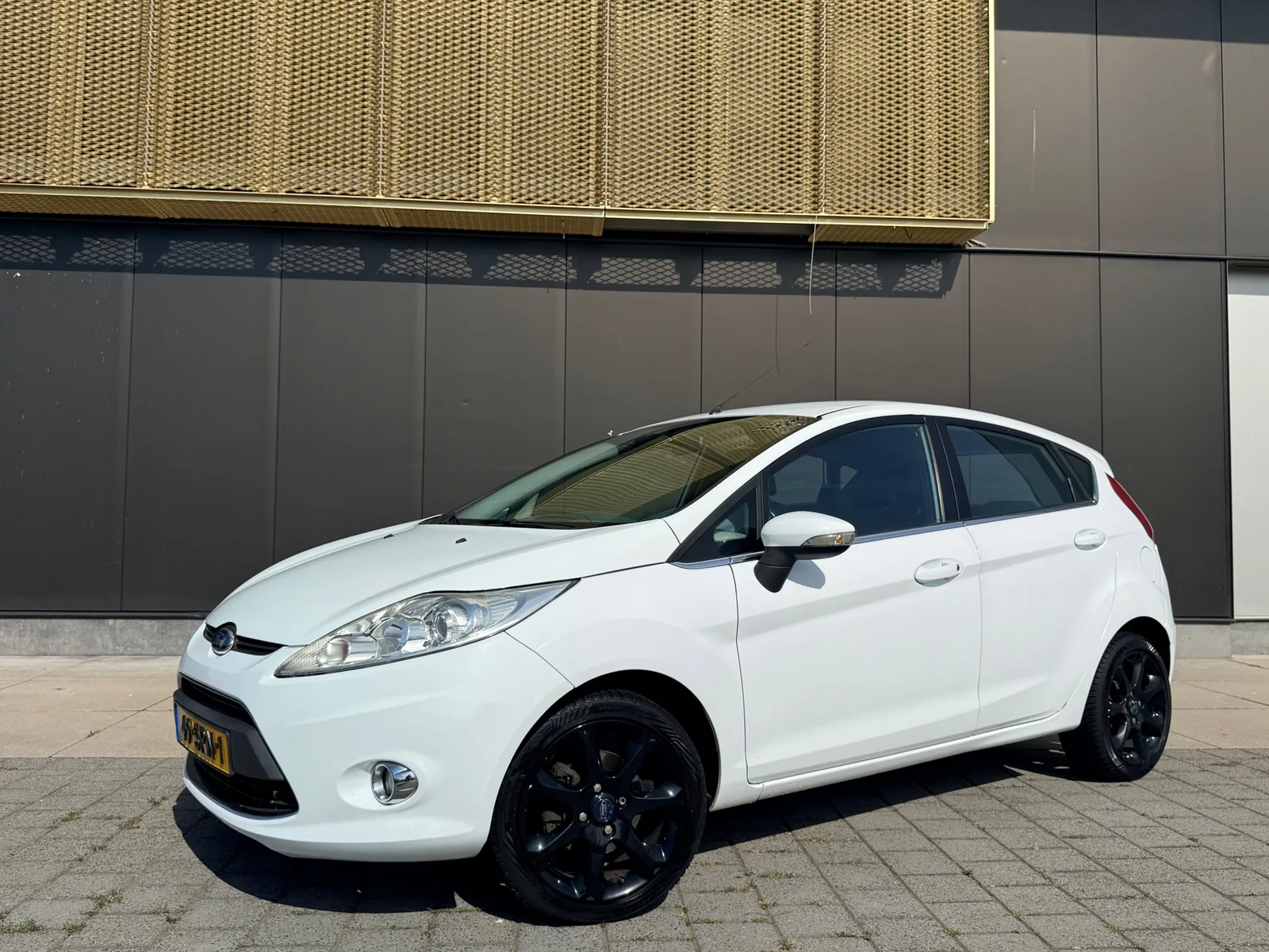 Ford Fiesta (2011) — foto 1