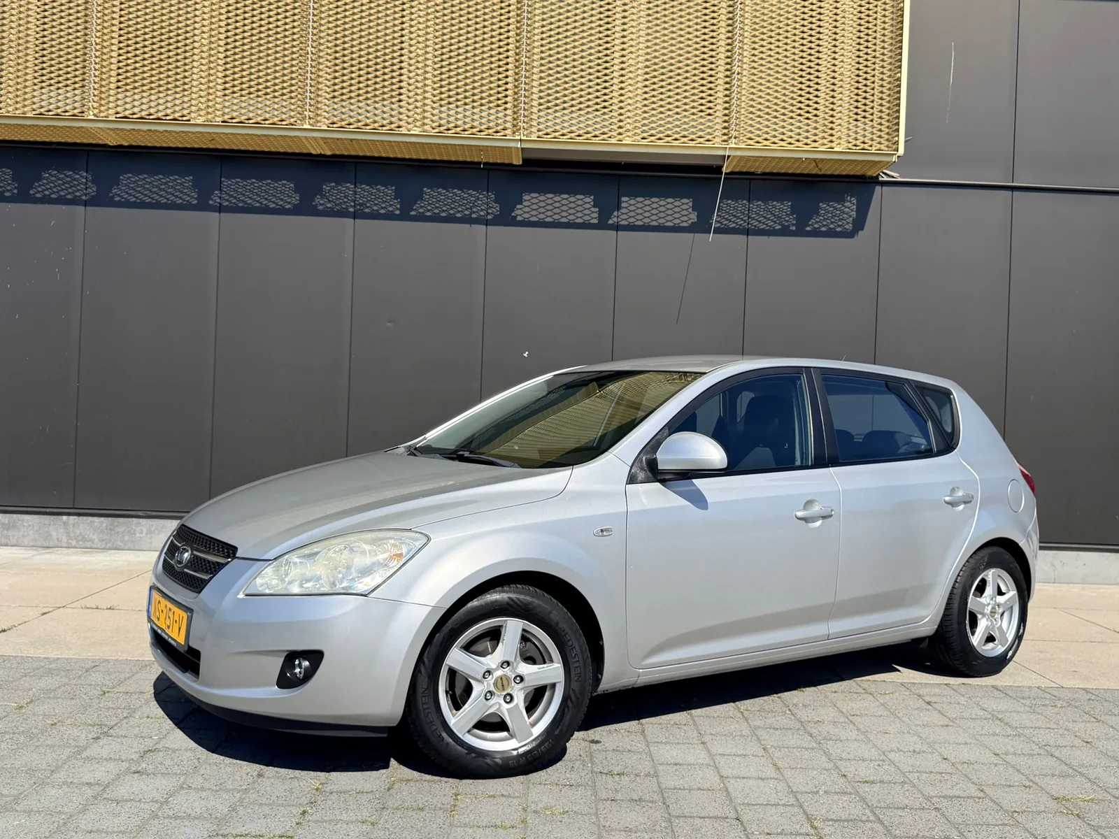 Kia Cee'd (2008) — foto 1