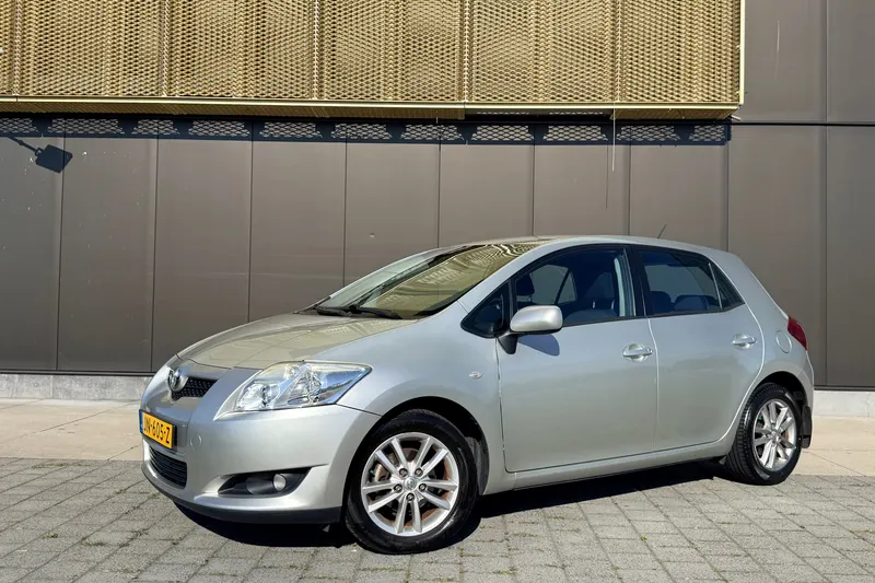 Toyota Auris (2009)