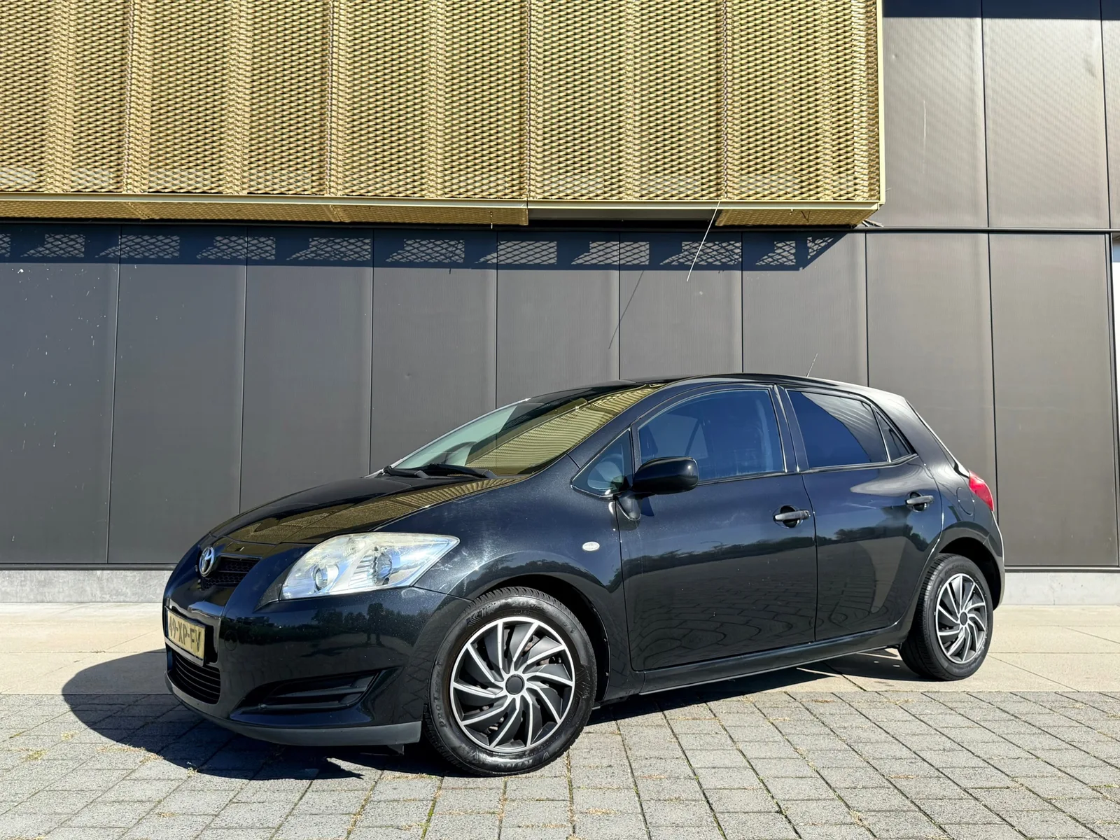 Toyota Auris (2007) — foto 1