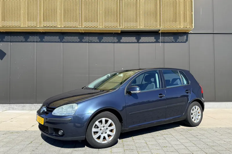 Volkswagen Golf (2004)