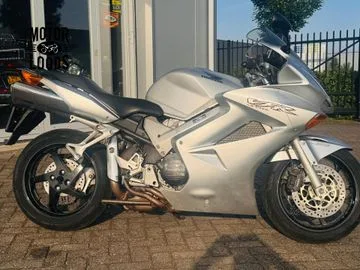 Honda VFR (2003) — foto 1