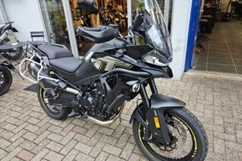 CFMoto 800 MT (2025)