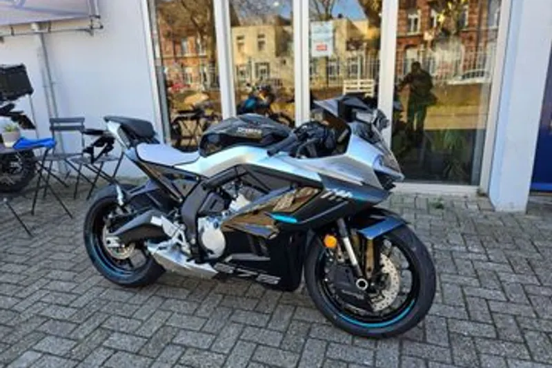 CFMoto 675SR-R (2026)