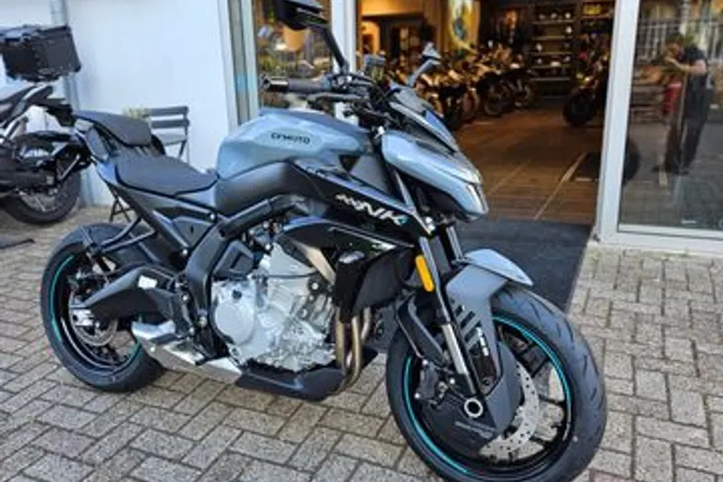 CFMoto 675 NK (2025)