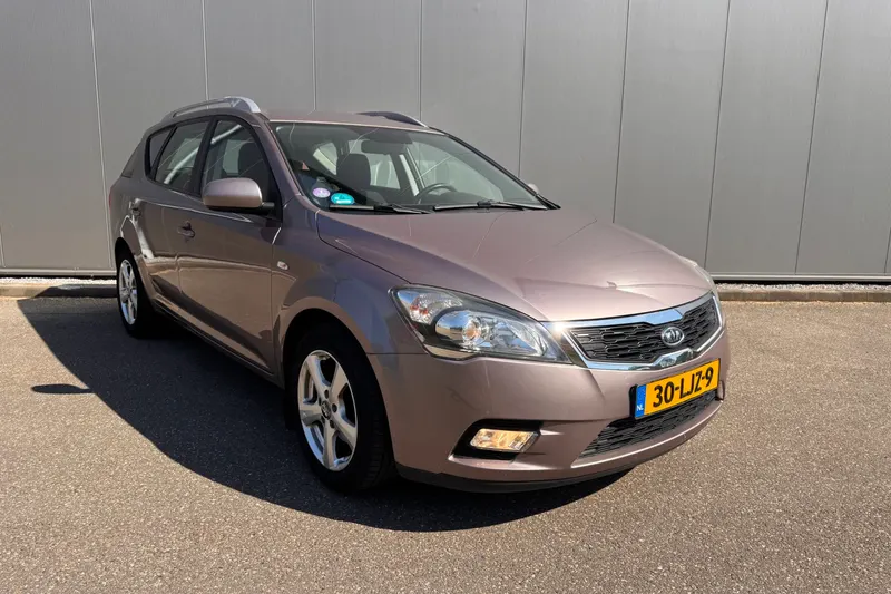 Kia Cee'd (2010)