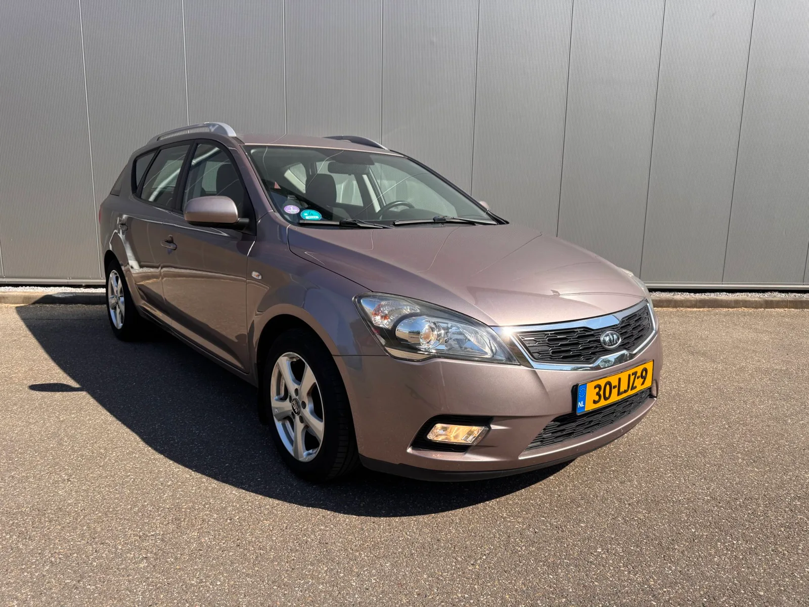Kia Cee'd (2010) — foto 1