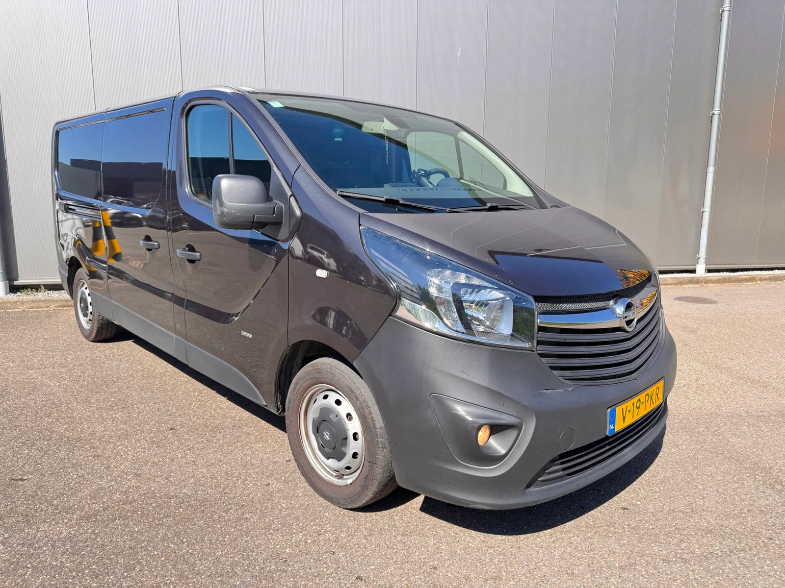 Opel Vivaro (2017) — foto 1