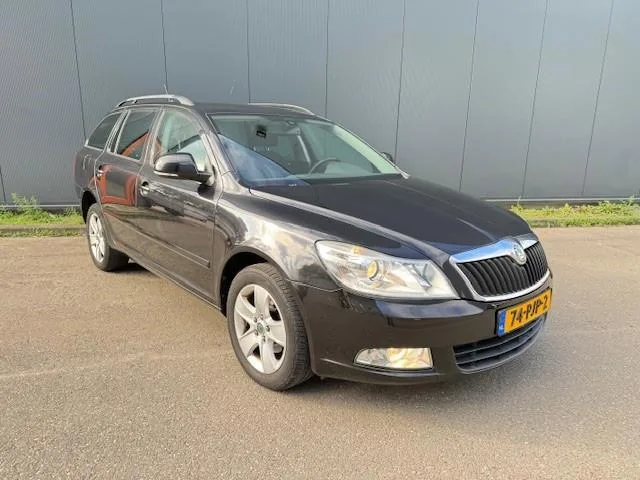 Škoda Octavia (2011) — foto 1
