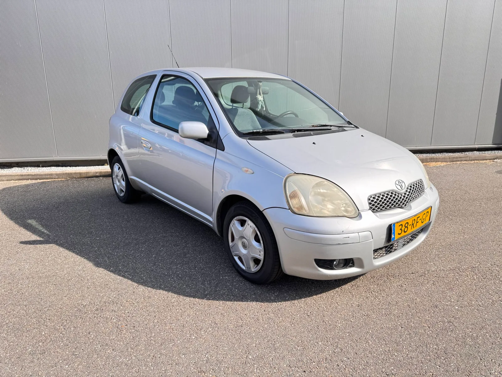 Toyota Yaris (2005) — foto 1