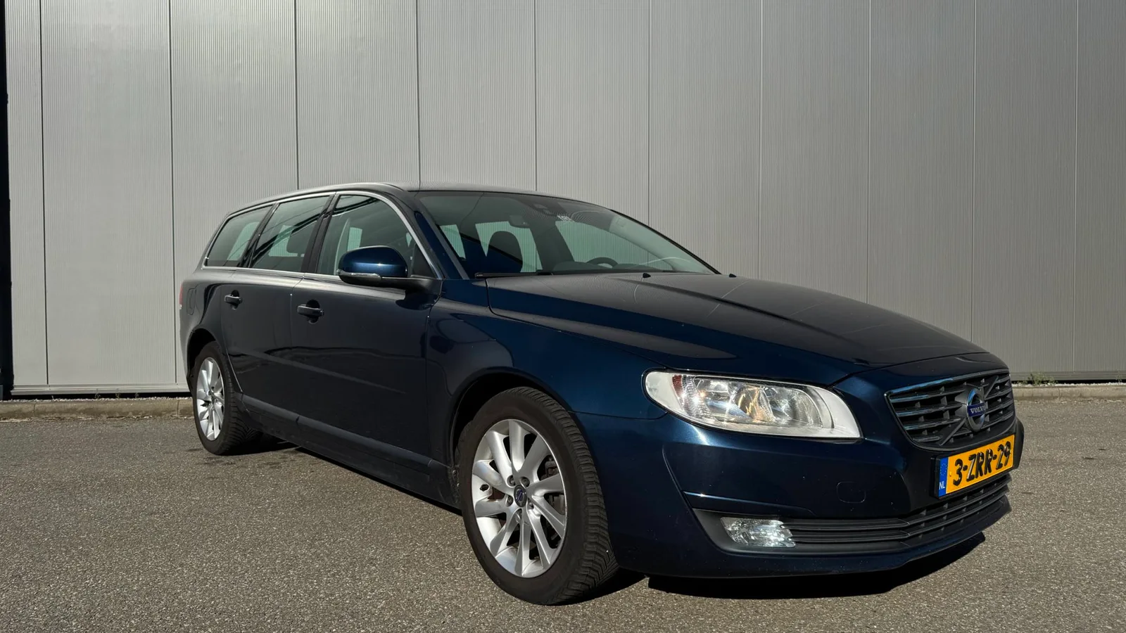 Volvo V70 (2015) — foto 1