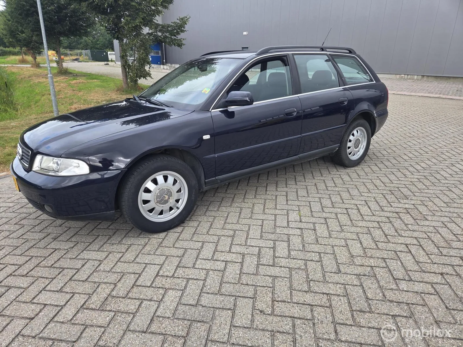 Audi A4 (1999) — foto 1