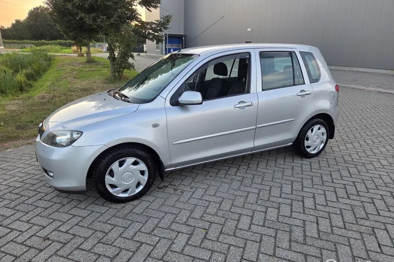 Mazda 2 (2005)