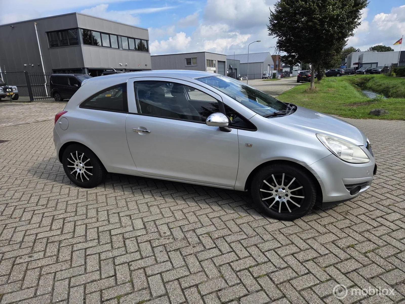 Opel Corsa (2008) — foto 1