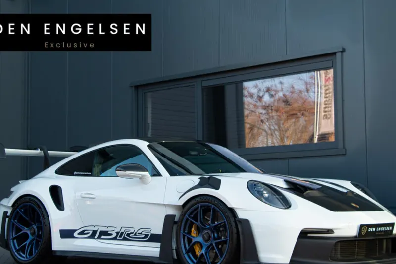 Porsche 911 (2025)