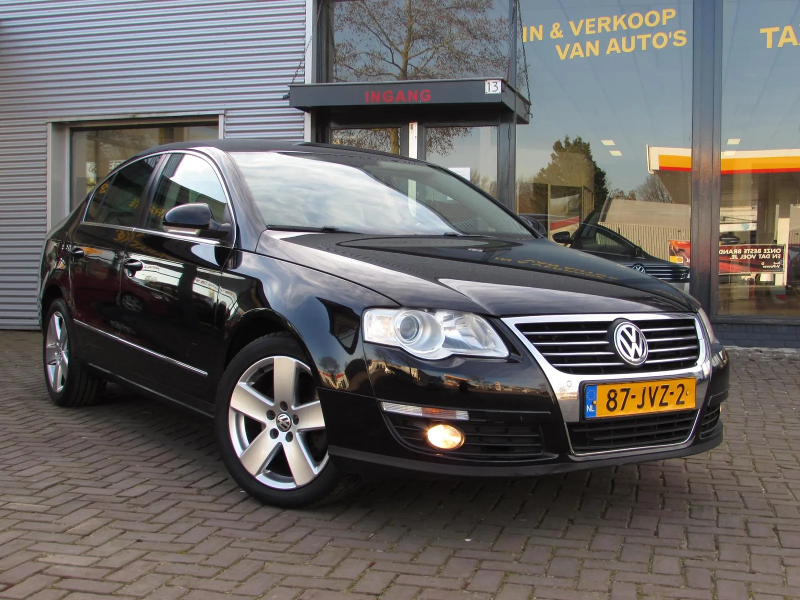 Volkswagen Passat (2009) — foto 1