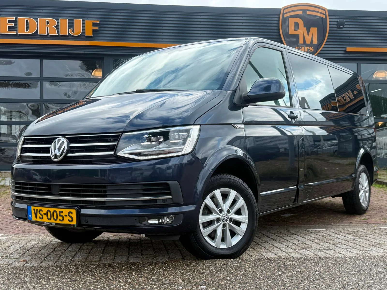 Volkswagen Transporter (2016) — foto 1