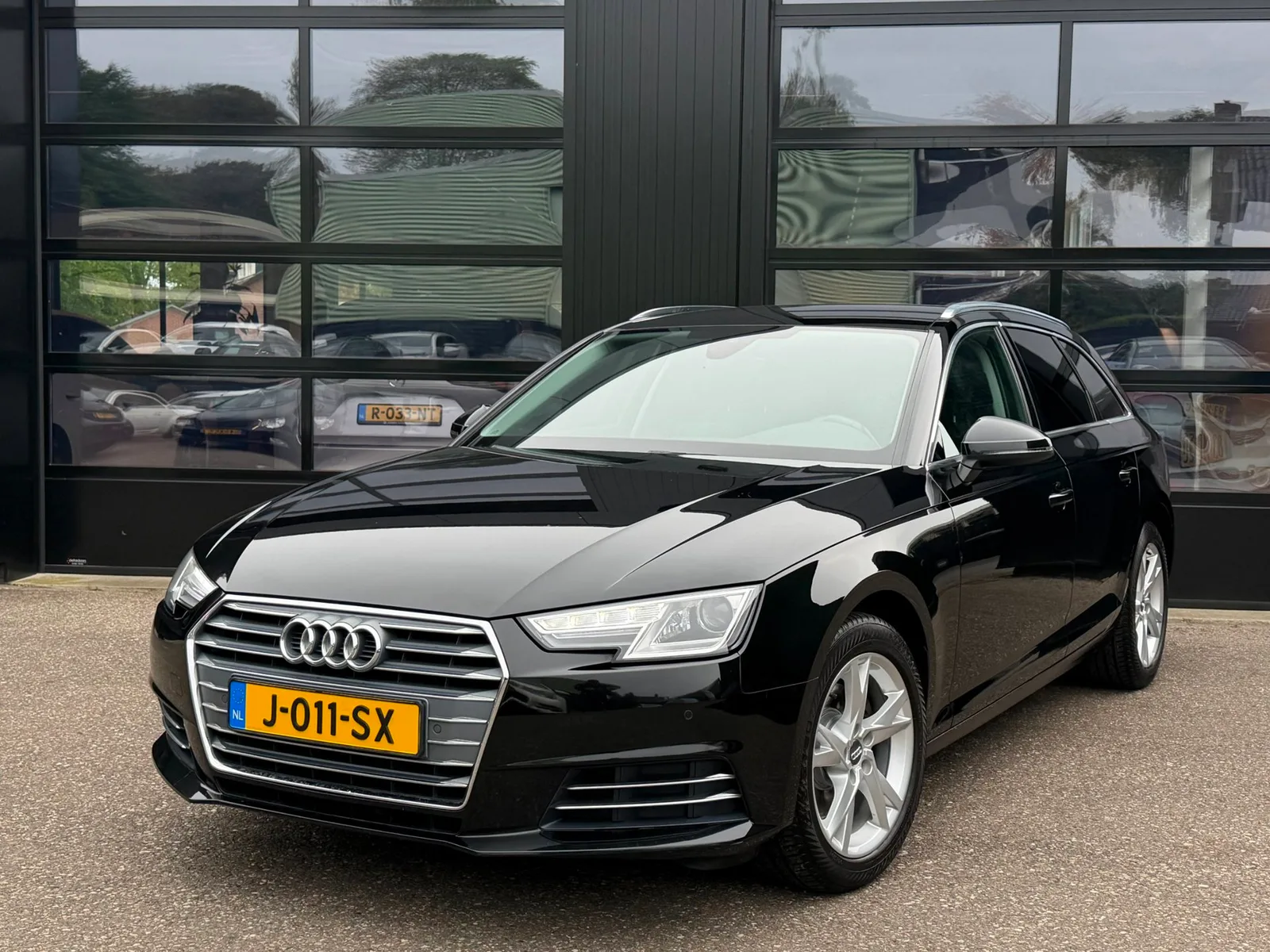Audi A4 (2018) — foto 1